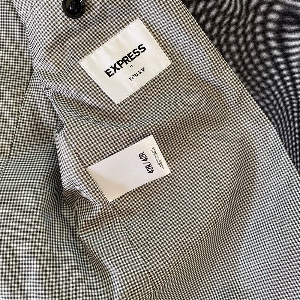Express suit - Picture 4 of 4